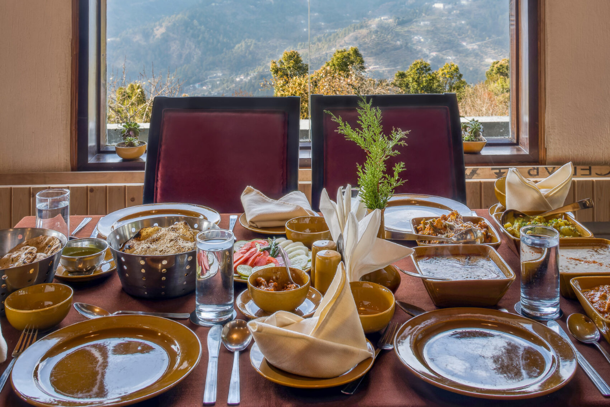 Luxury dinning hall in Mukteshwar